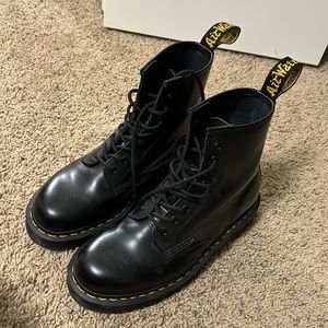 Women’s black platform doc martins size 8